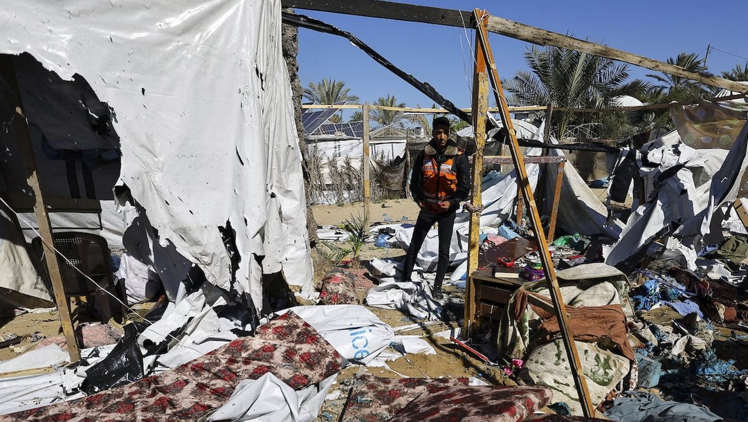 গাজায় আরও চারজনকে হত্যা করল ইসরায়েলি বাহিনী